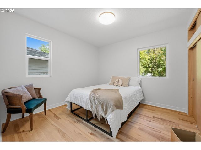 9714 N VAN HOUTEN Ave, Portland, OR 97203