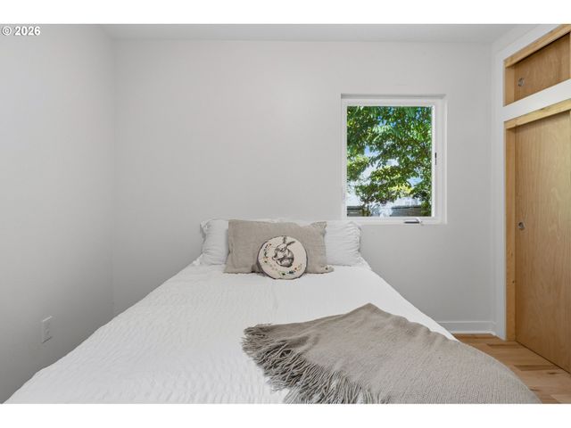 9714 N VAN HOUTEN Ave, Portland, OR 97203