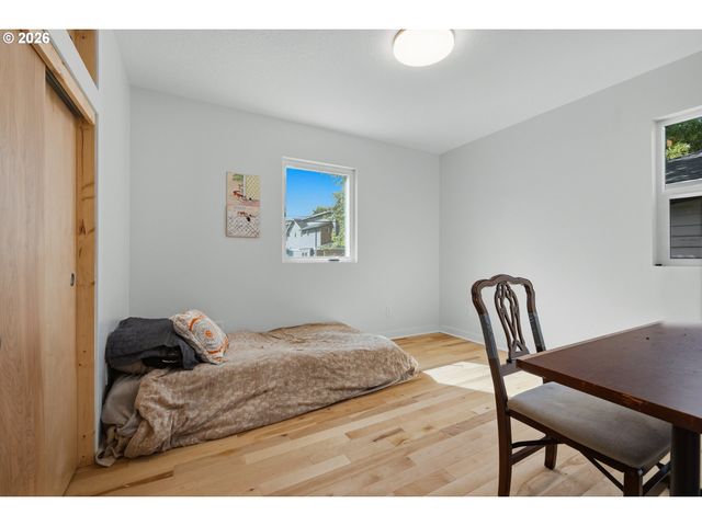 9714 N VAN HOUTEN Ave, Portland, OR 97203