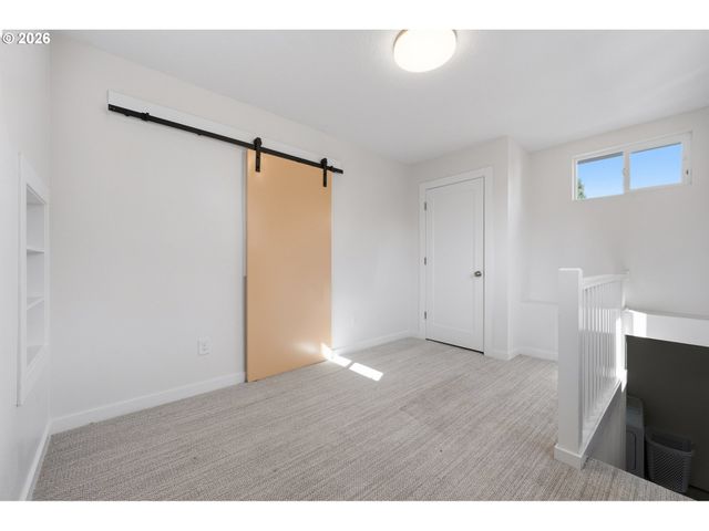 9714 N VAN HOUTEN Ave, Portland, OR 97203