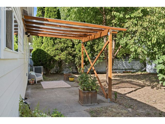 9714 N VAN HOUTEN Ave, Portland, OR 97203