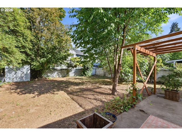 9714 N VAN HOUTEN Ave, Portland, OR 97203