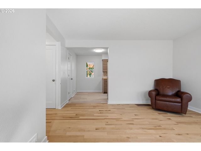 9714 N VAN HOUTEN Ave, Portland, OR 97203