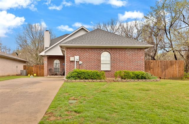 1944 Hobart Lane, Lewisville, TX 75067