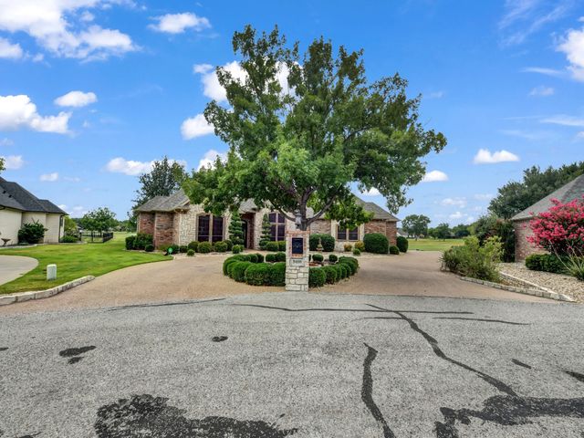 9408 Gleneagles Circle, Granbury, TX 76049