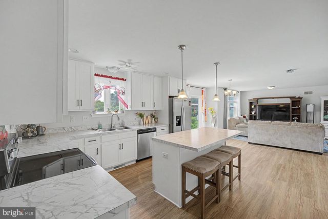 252 VALLEY VIEW CIR, York, PA 17408