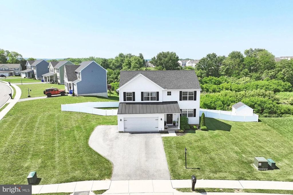 252 VALLEY VIEW CIR, York, PA 17408