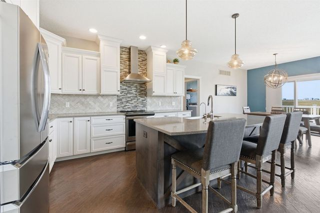 6478 Spring Creek Dr Drive, Bettendorf, IA 52722