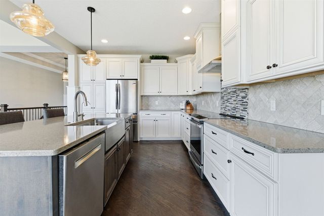 6478 Spring Creek Dr Drive, Bettendorf, IA 52722