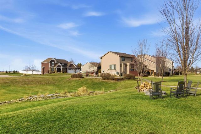 6478 Spring Creek Dr Drive, Bettendorf, IA 52722