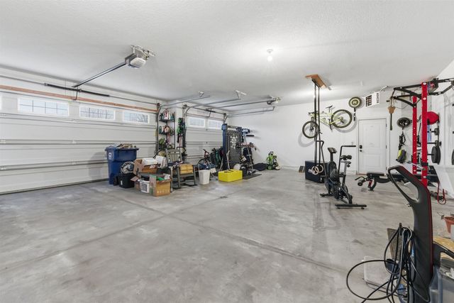 6478 Spring Creek Dr Drive, Bettendorf, IA 52722