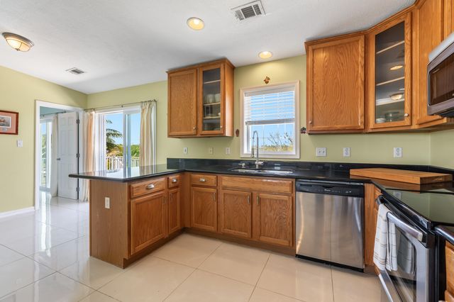 17245 Jamaica Lane, Sugarloaf Key, FL 33042