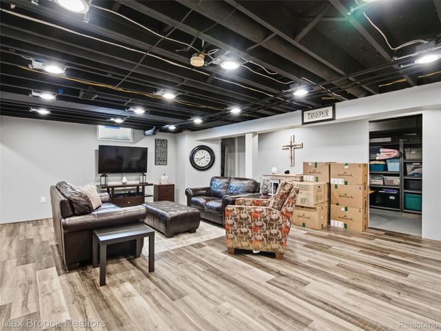 46149 Pat Street, Chesterfield Township, MI 48051