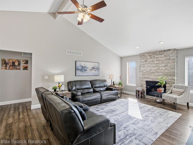 46149 Pat Street, Chesterfield Township, MI 48051