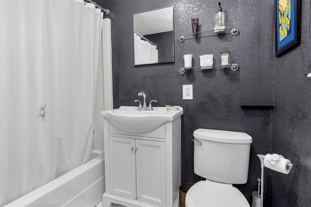 1464 NE 24th Court, Wilton Manors, FL 33305