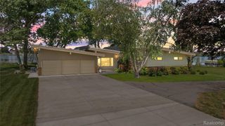 22442 W River Road, Grosse Ile Township, MI 48138