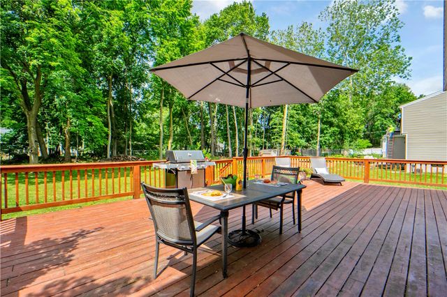 71 Brougham Drive, Penfield, NY 14526