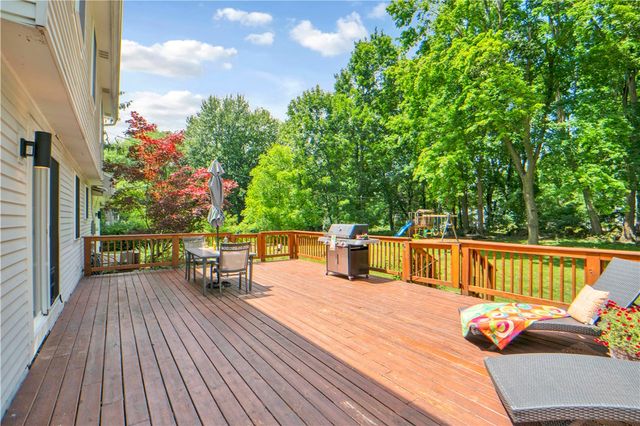 71 Brougham Drive, Penfield, NY 14526