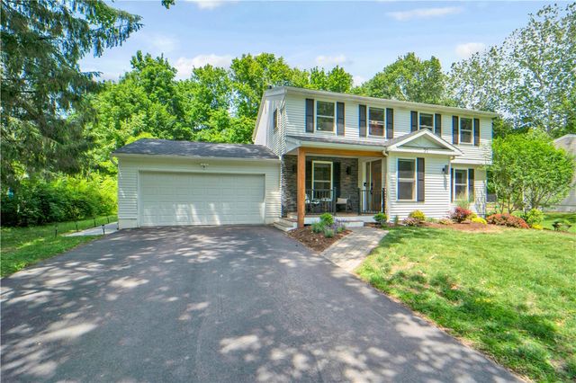 71 Brougham Drive, Penfield, NY 14526
