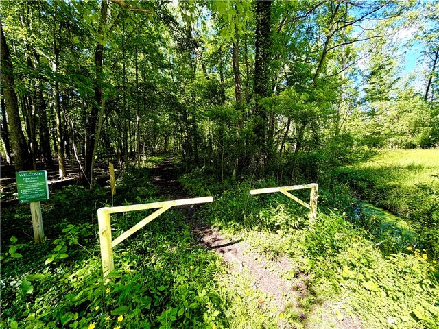 71 Brougham Drive, Penfield, NY 14526