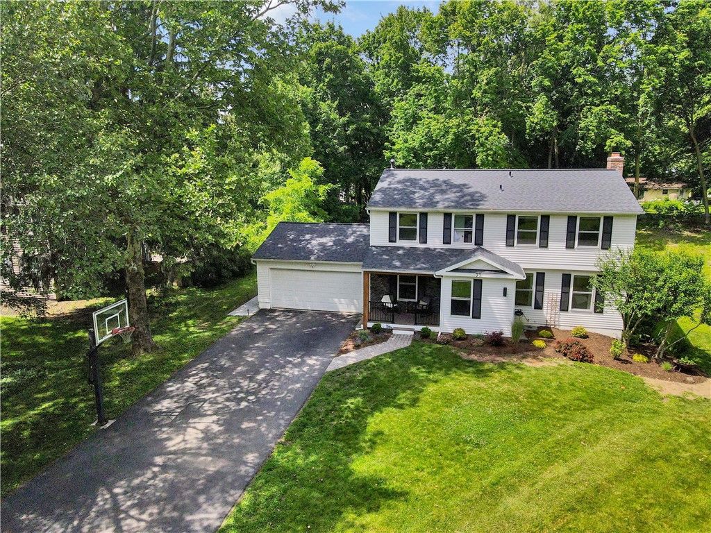 71 Brougham Drive, Penfield, NY 14526