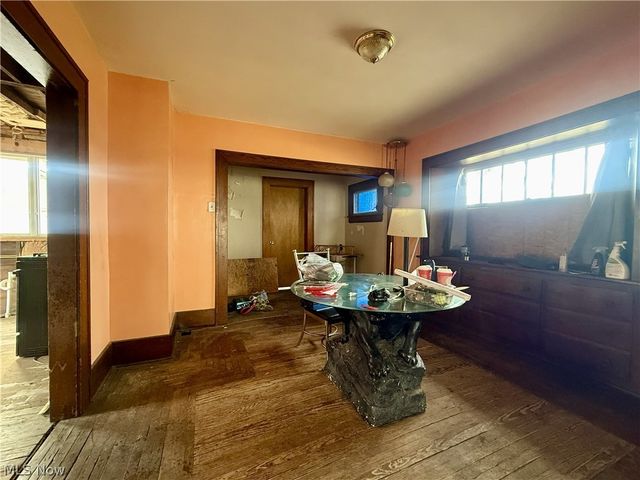 22 Brighton Drive, Akron, OH 44301