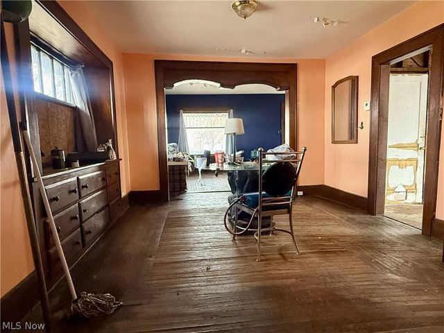 22 Brighton Drive, Akron, OH 44301