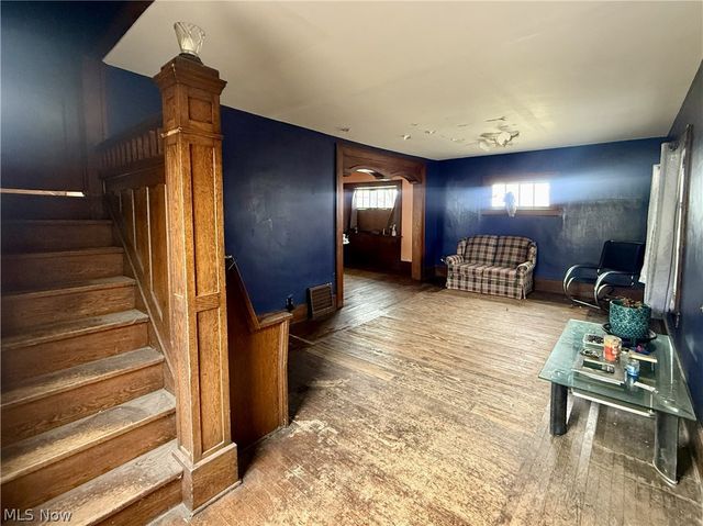 22 Brighton Drive, Akron, OH 44301