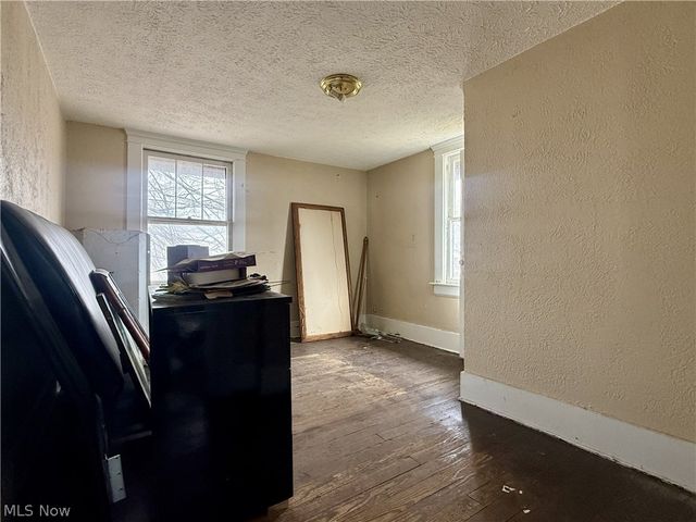 22 Brighton Drive, Akron, OH 44301