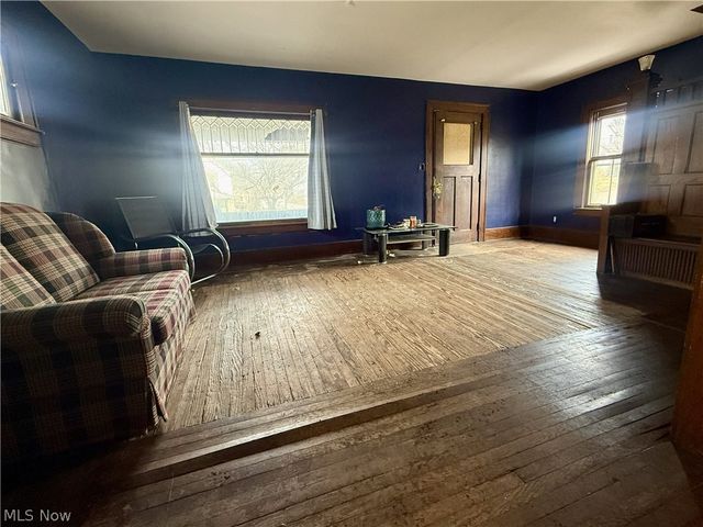 22 Brighton Drive, Akron, OH 44301