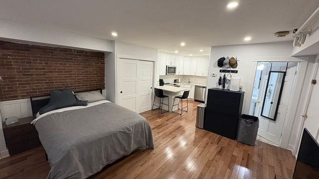 144 Commonwealth 9, Boston, MA 02116
