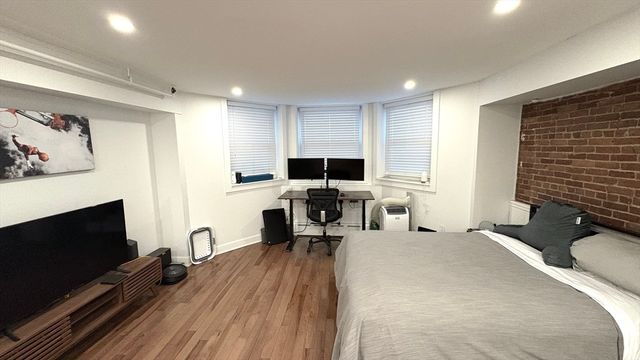 144 Commonwealth 9, Boston, MA 02116