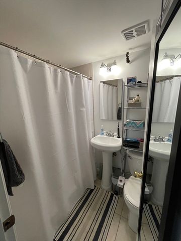 144 Commonwealth 9, Boston, MA 02116