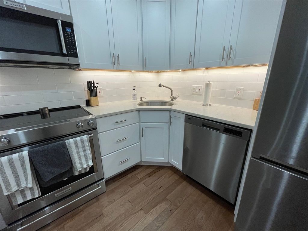 144 Commonwealth 9, Boston, MA 02116