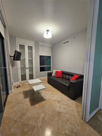 41 SE 5th St 1517, Miami, FL 33131