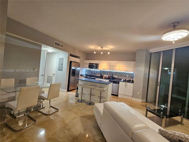 41 SE 5th St 1517, Miami, FL 33131