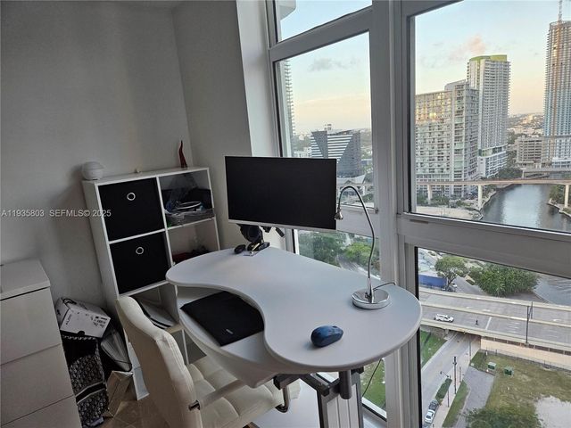 41 SE 5th St 1517, Miami, FL 33131