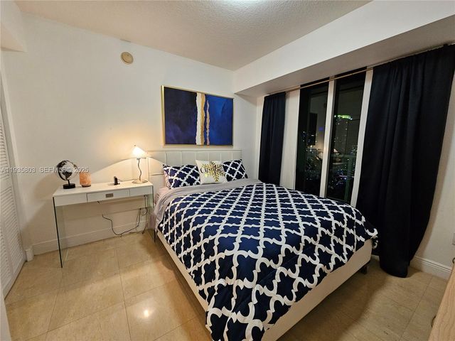 41 SE 5th St 1517, Miami, FL 33131