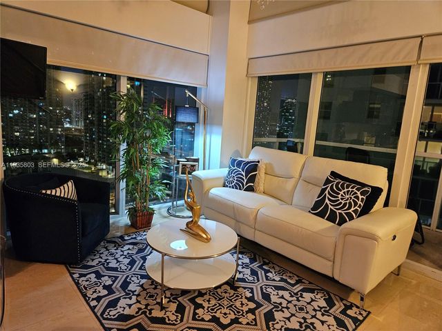 41 SE 5th St 1517, Miami, FL 33131