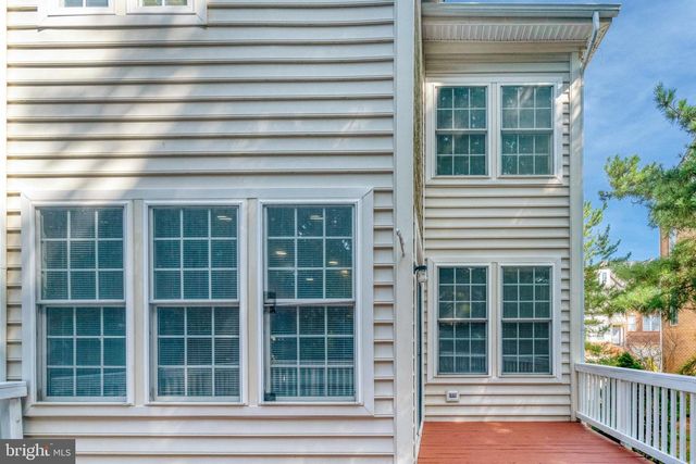 9662 POTTERS HILL CIR, Lorton, VA 22079