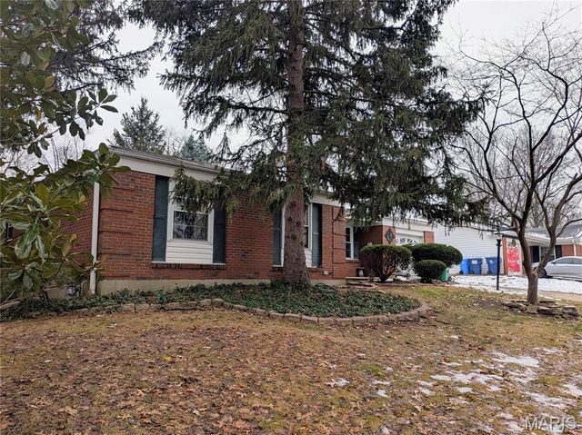 2590 Hackney Drive, Florissant, MO 63033