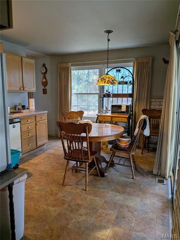 2590 Hackney Drive, Florissant, MO 63033