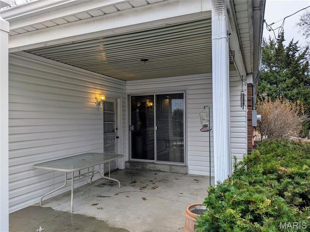 2590 Hackney Drive, Florissant, MO 63033