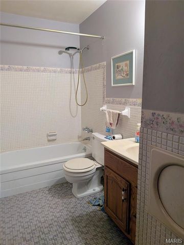 2590 Hackney Drive, Florissant, MO 63033