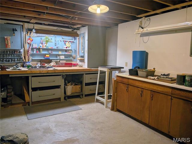 2590 Hackney Drive, Florissant, MO 63033