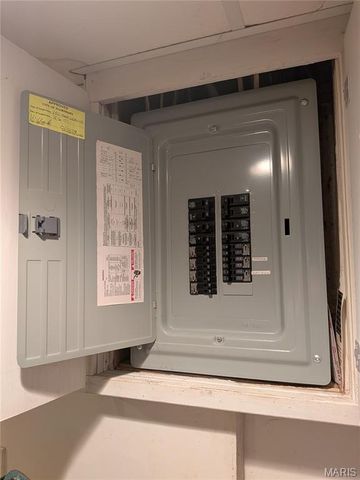 2590 Hackney Drive, Florissant, MO 63033