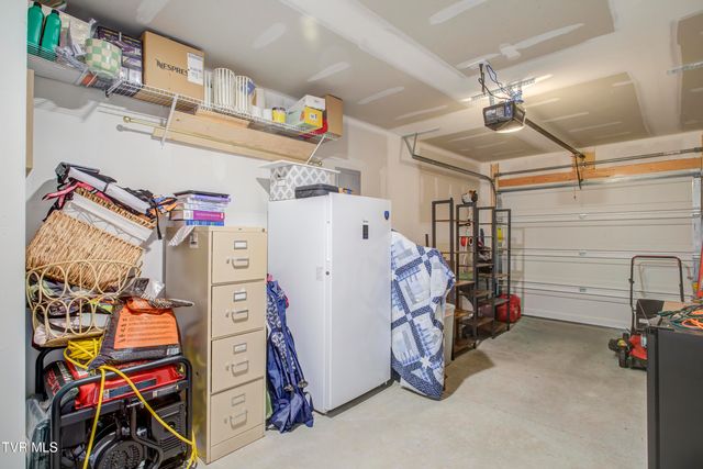 389 Arrowhead Drive, Johnson City, TN 37601