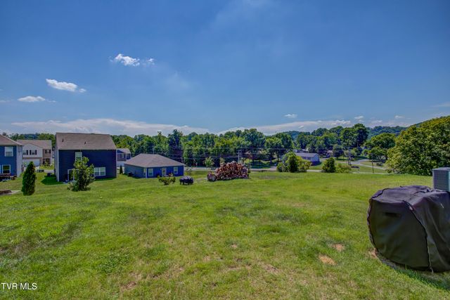 389 Arrowhead Drive, Johnson City, TN 37601