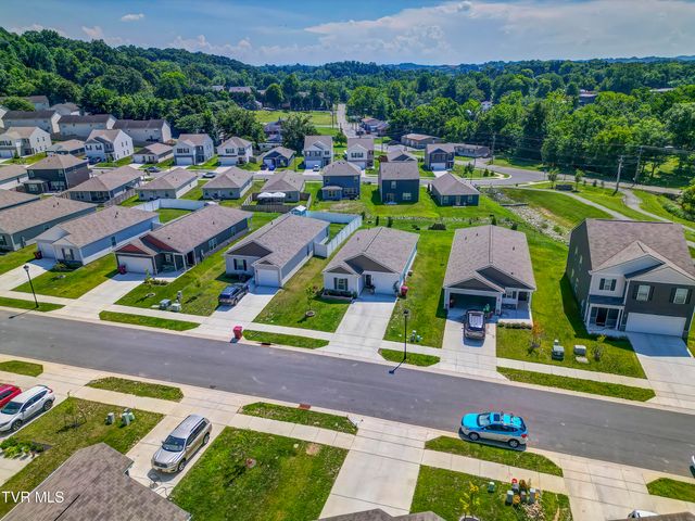 389 Arrowhead Drive, Johnson City, TN 37601