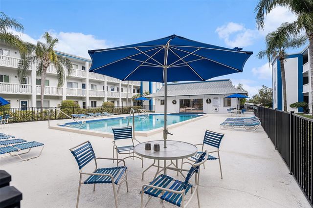 350 79TH AVENUE N 132, St Petersburg, FL 33702